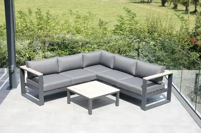 Supremo Mannington Mini Modular Set with Square Adjustable Table